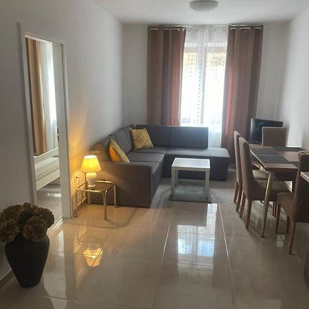 Apartman Vlaska ซาเกร็บ ภายนอก รูปภาพ