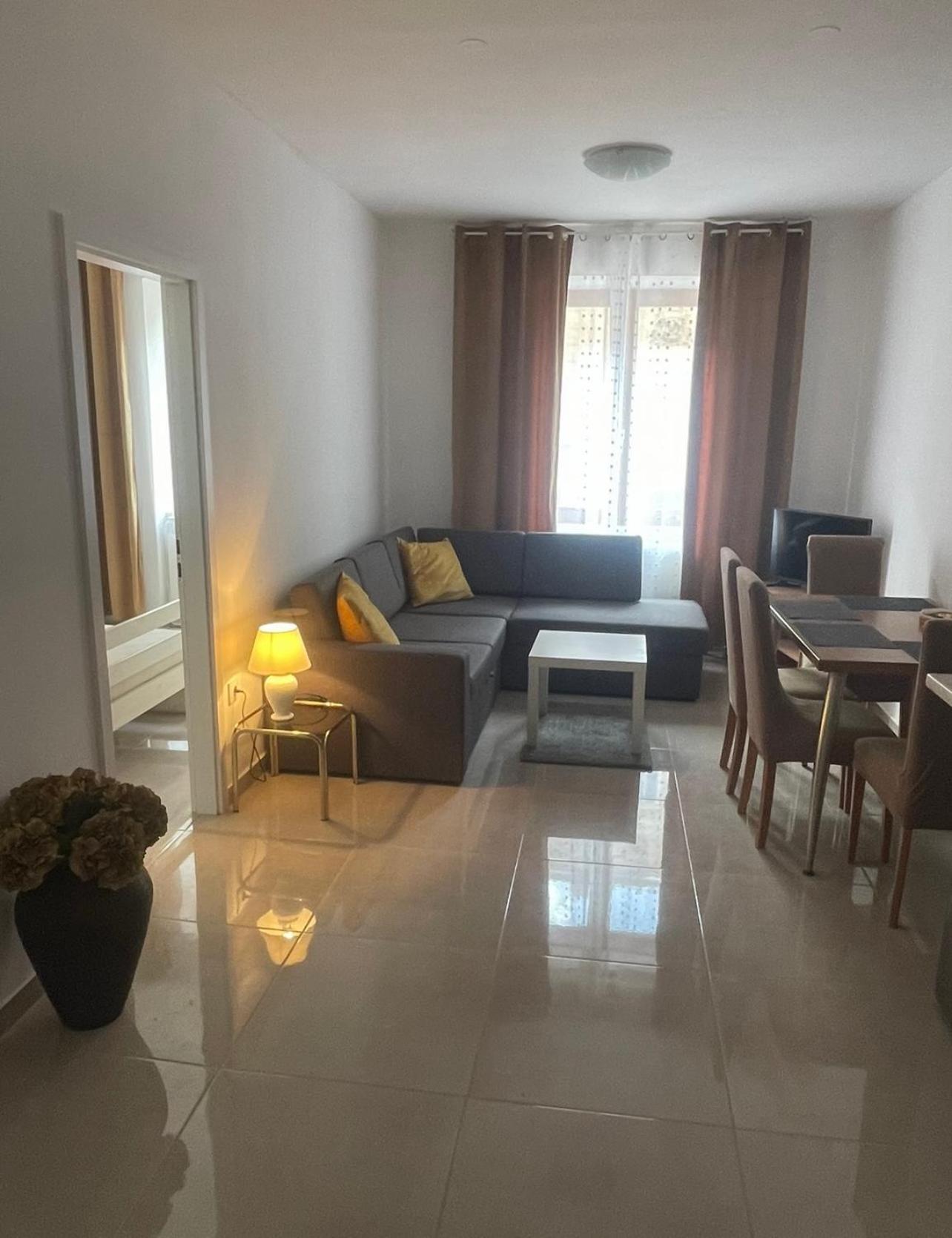 Apartman Vlaska ซาเกร็บ ภายนอก รูปภาพ